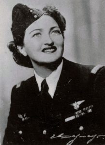 Margot-Duhalde-217x300.jpeg