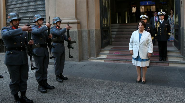 11.03-adriana-delpiano-defensa (2)