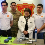 Ministra Delpiano visita Laboratorio de Ciberdefensa UC-Ejército y conoce avances para resguardar infraestructura crítica