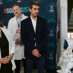 Ministerio de Defensa presenta a “Stelarbot”, el primer robot inclusivo creado en Chile que guiará a los visitantes del futuro Centro Espacial Nacional