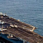 Presidente de la República y Ministro Barros realizan visita al portaaviones USS Nimitz