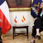 Embajadora de España entrega sus saludos protocolares al Ministro de Defensa