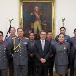 Ministro Barros conmemora Glorias del Ejército y condecora a personal de la institución en Ministerio de Defensa