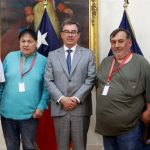 Pescadores artesanales de Magallanes abordan con ministro de Defensa importancia estratégica del estrecho y canales australes
